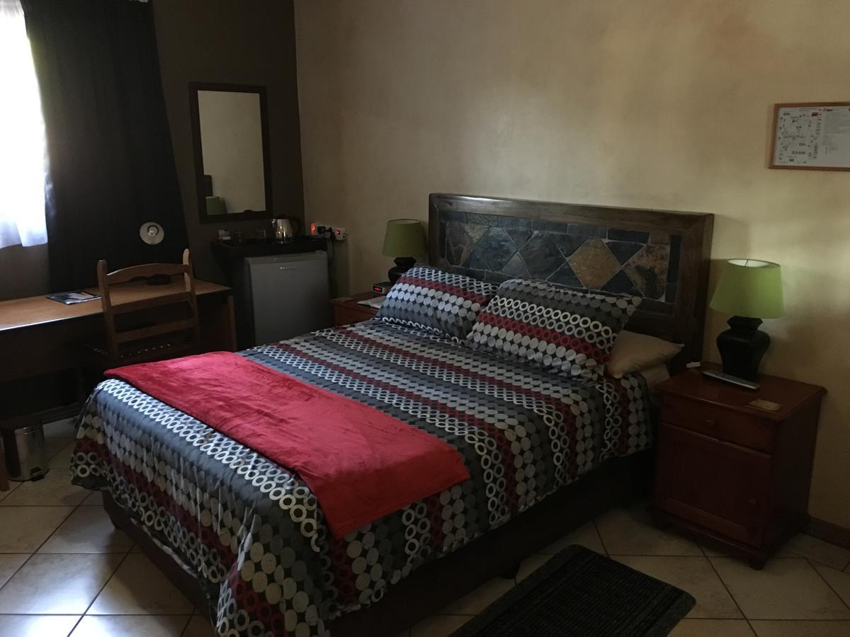 Lions Rest Guest House Germiston Kültér fotó